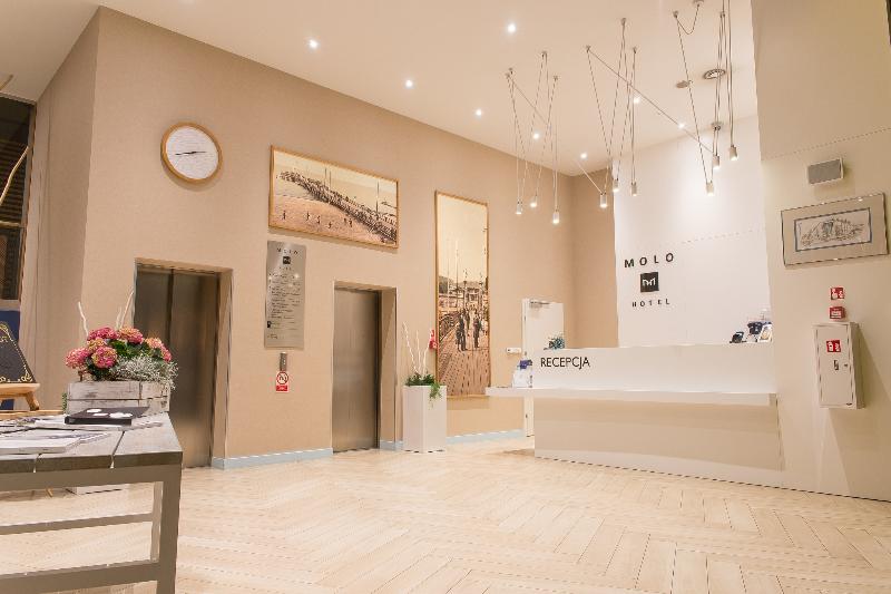 هتل Molo