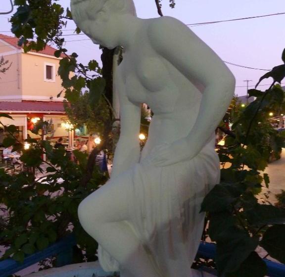 בית מלון כפרי Paris Beach