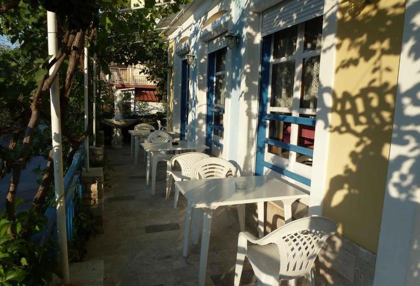 בית מלון כפרי Paris Beach