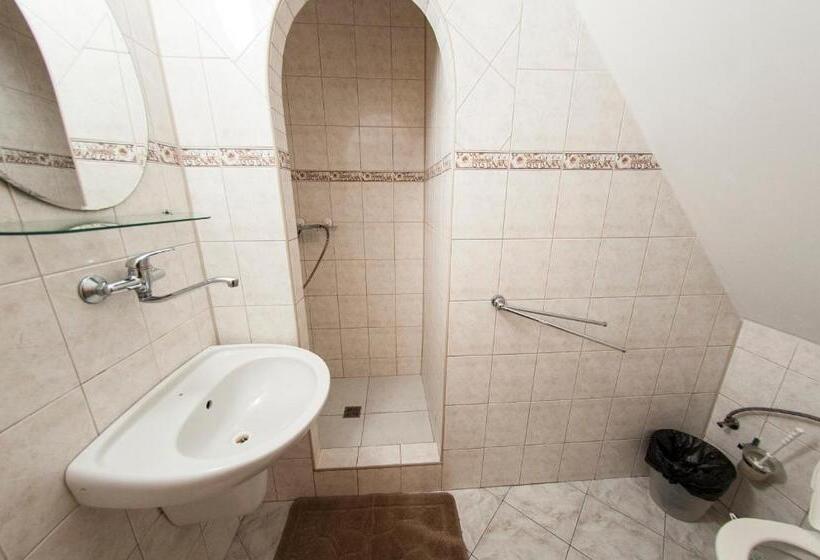 فندق Penzion Eden