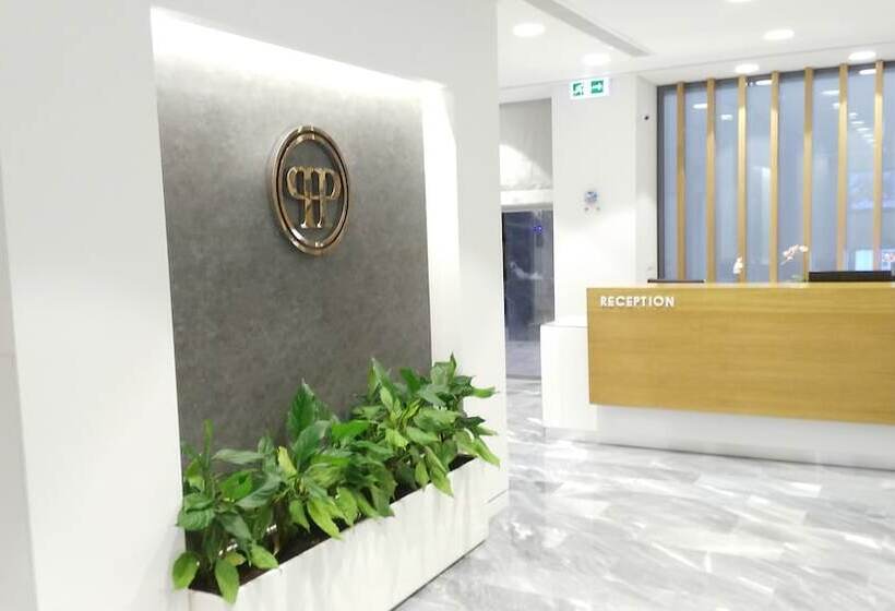 ホテル Piraeus Port