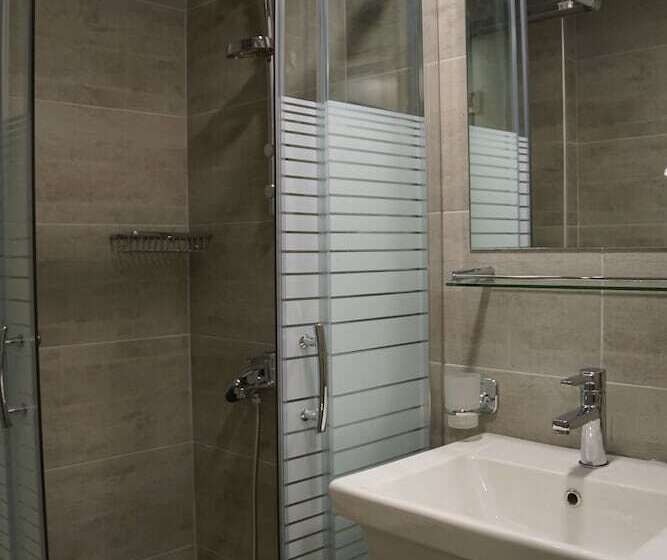 ホテル Piraeus Port