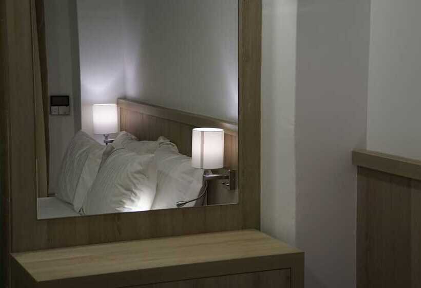 ホテル Piraeus Port