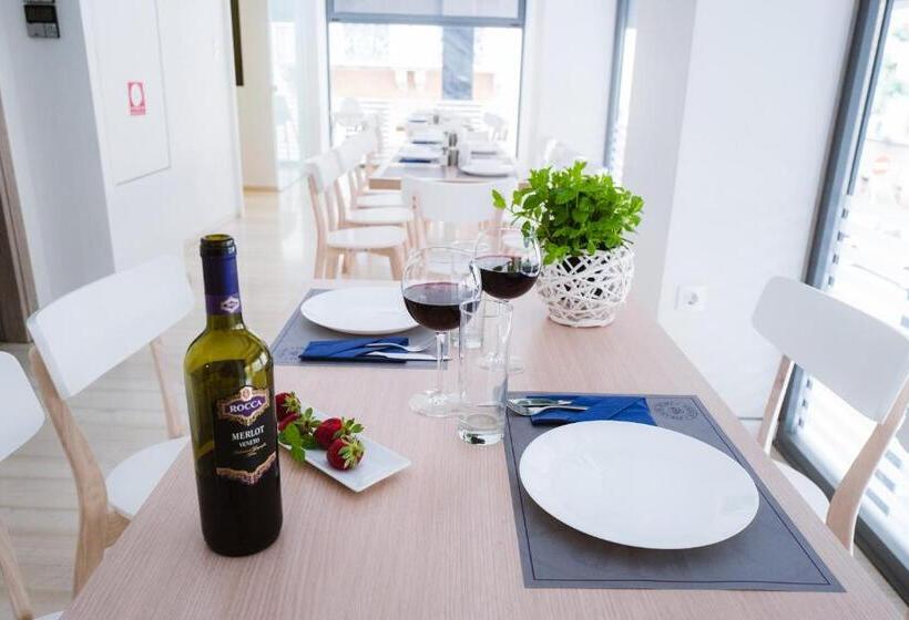 ホテル Piraeus Port