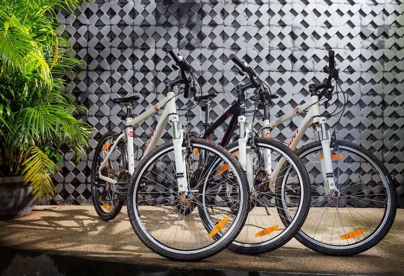 호텔 Popular Residence