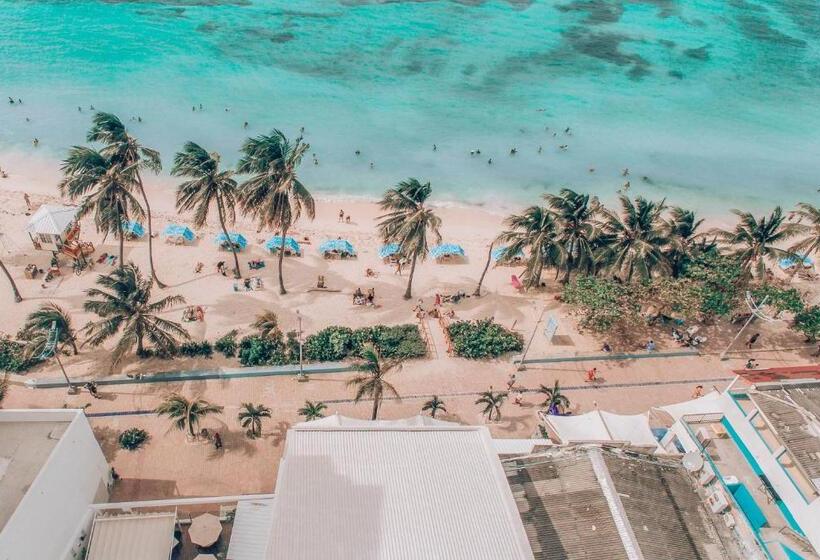 בית מלון כפרי Portobelo Beach