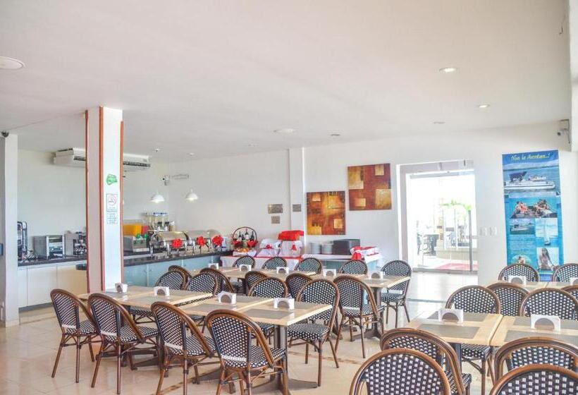 בית מלון כפרי Portobelo Beach