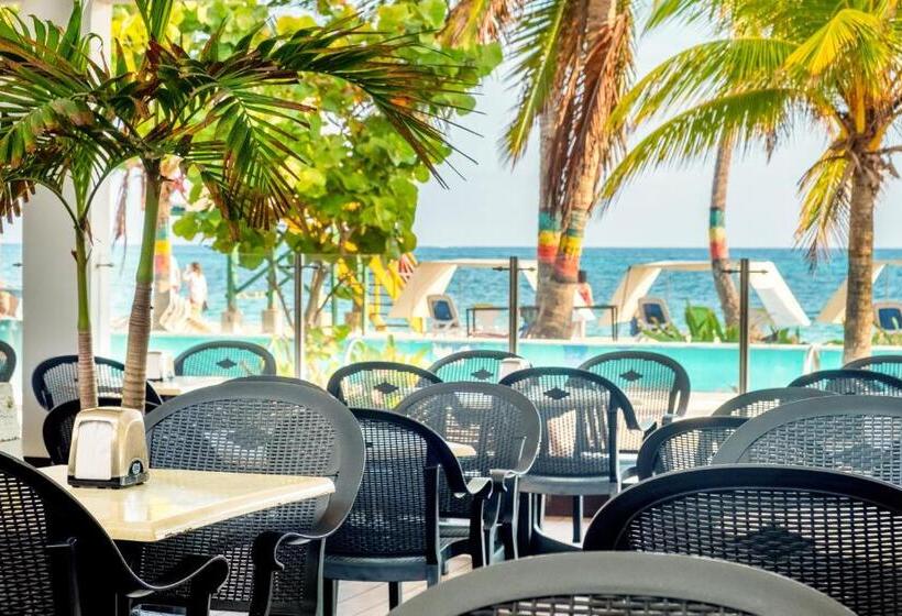 בית מלון כפרי Portobelo Beach