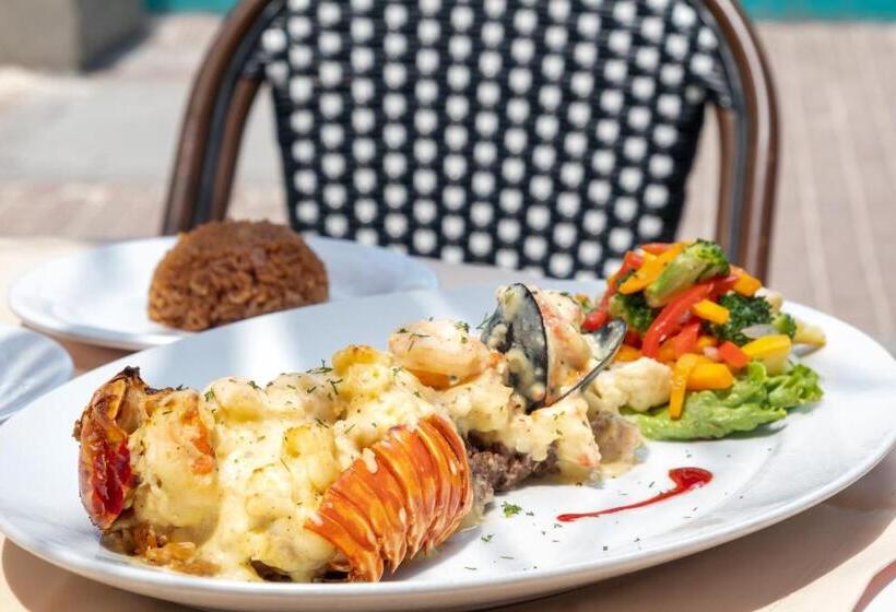 בית מלון כפרי Portobelo Beach