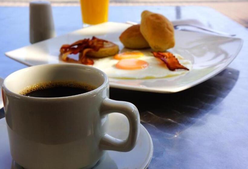 בית מלון כפרי Portobelo Beach