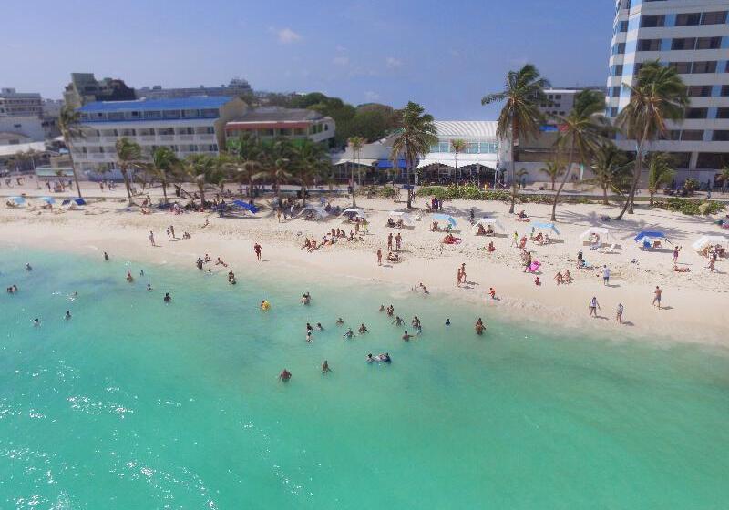 בית מלון כפרי Portobelo Beach