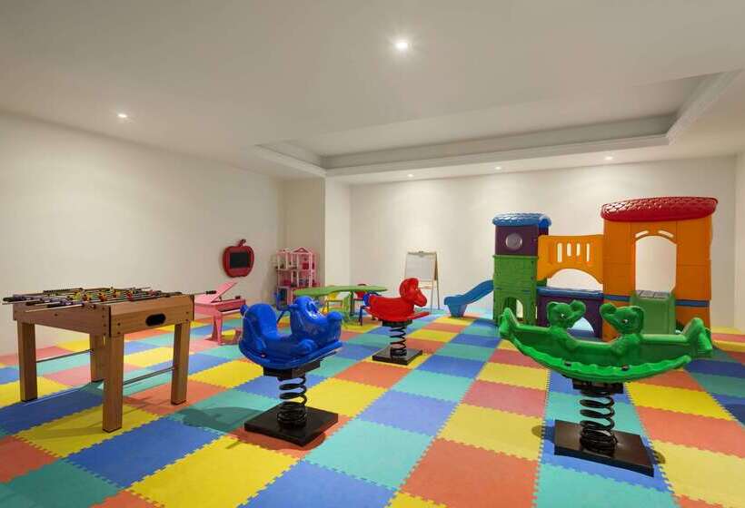 Saura Hotel, Agra   A Club Mahindra Associate