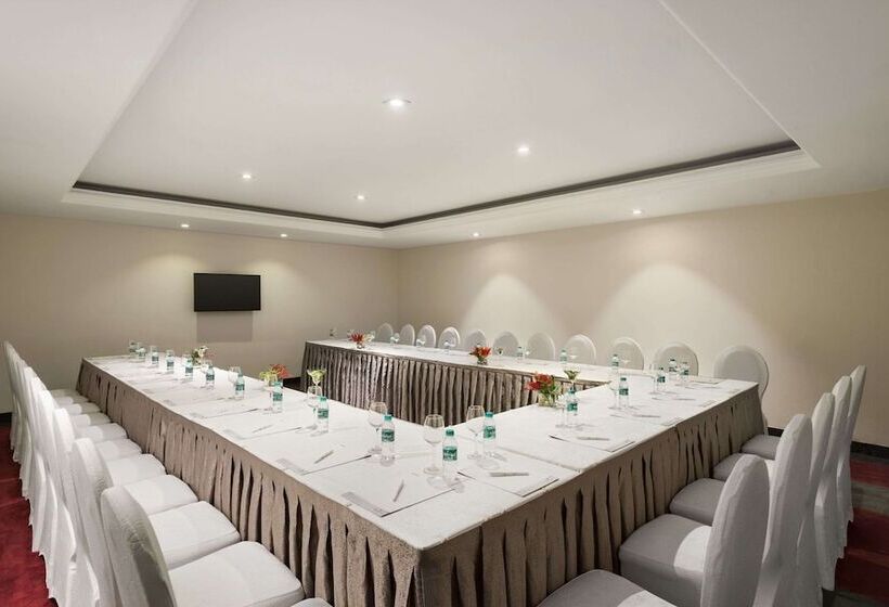 Saura Hotel, Agra   A Club Mahindra Associate