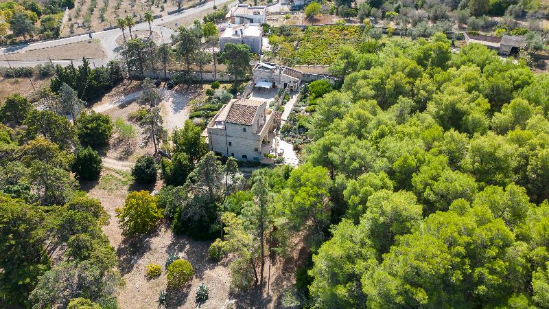 هتل روستایی Masseria Caliani