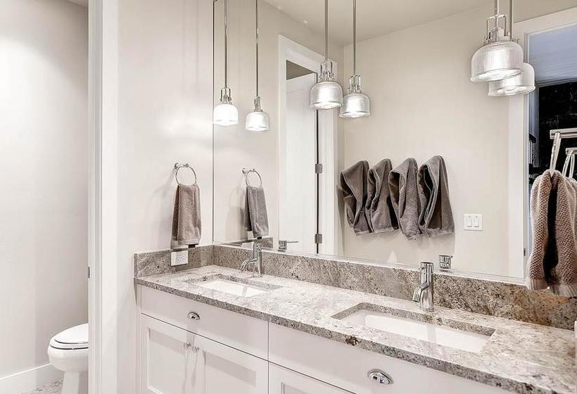 ホテル Sunrise Ski Haus