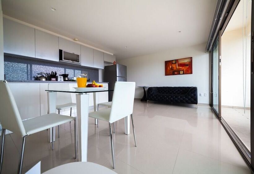 هتل The 5th Avenue