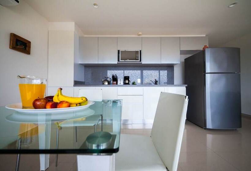 هتل The 5th Avenue