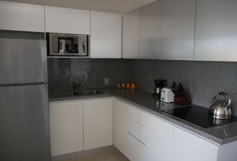 هتل The 5th Avenue