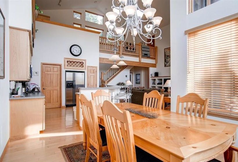 Отель Timber Heights Lodge