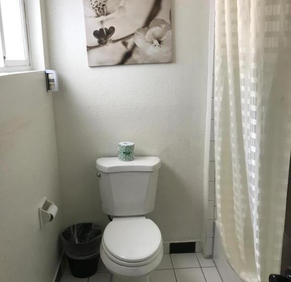 ホテル Westwind Lodge