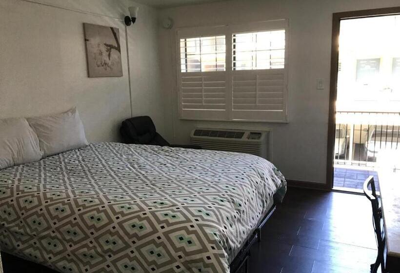 ホテル Westwind Lodge