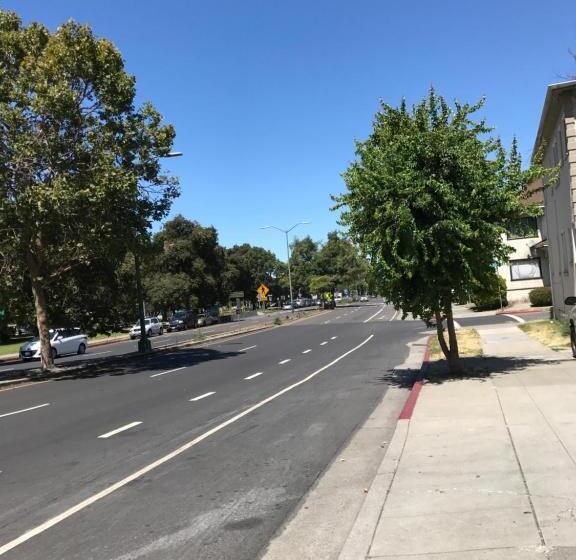 ホテル Westwind Lodge