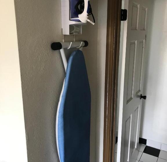 ホテル Westwind Lodge