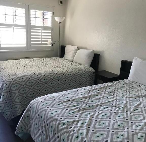 ホテル Westwind Lodge