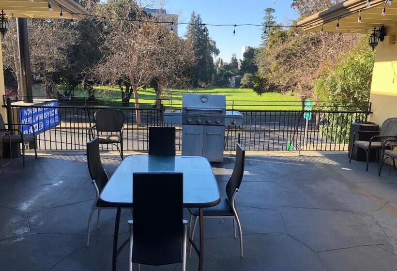 ホテル Westwind Lodge