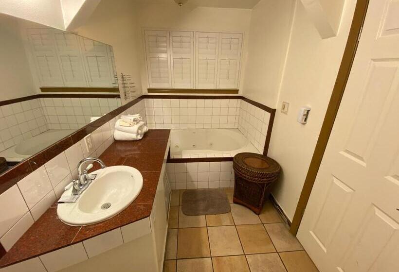 ホテル Westwind Lodge