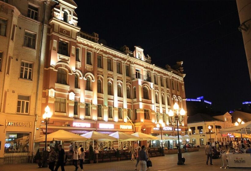 Landmark City Hotel   Hostel