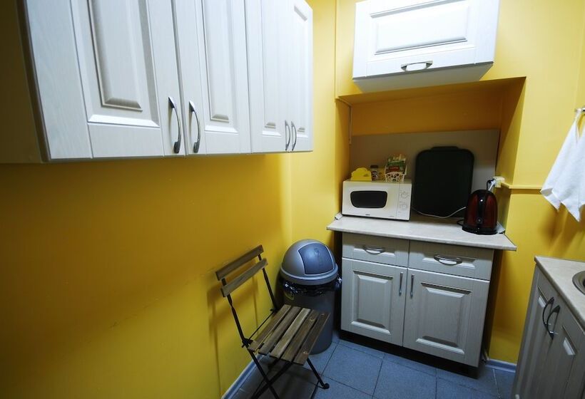 Landmark City Hotel   Hostel