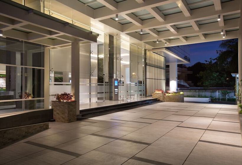 Novotel Makassar Grand Shayla