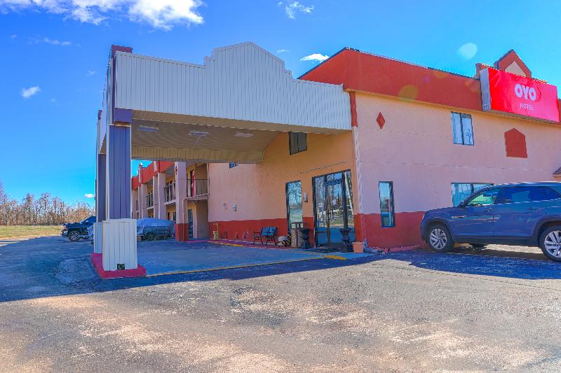 OYO Hotel Brownsville TN I-40