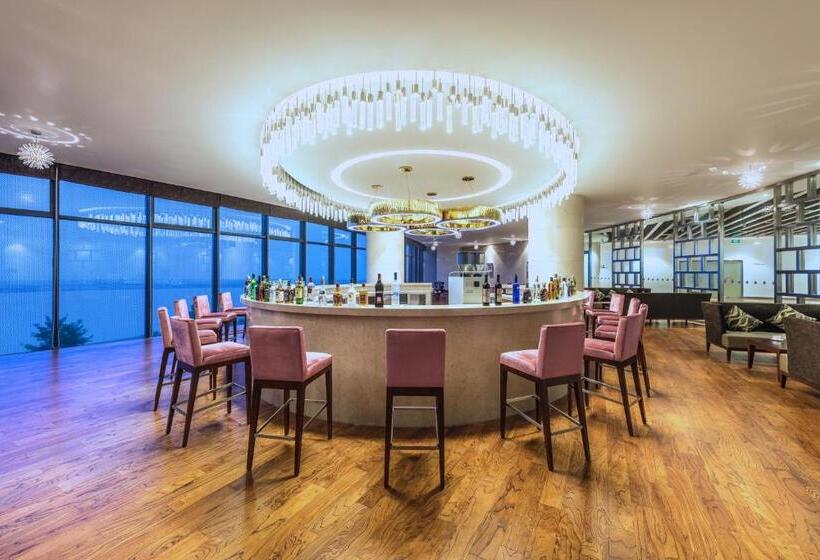 渡假胜地  Grand Mercure Qingdao Airlines