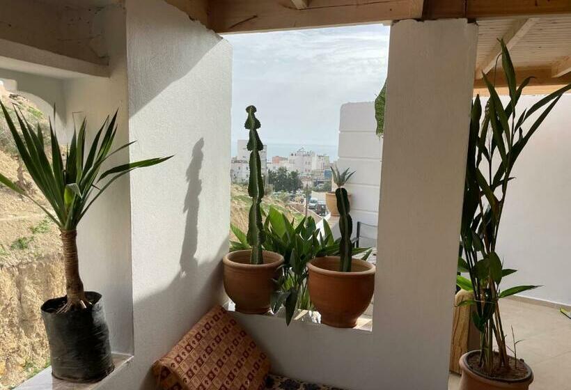 فندق صغير Jungle Surf House