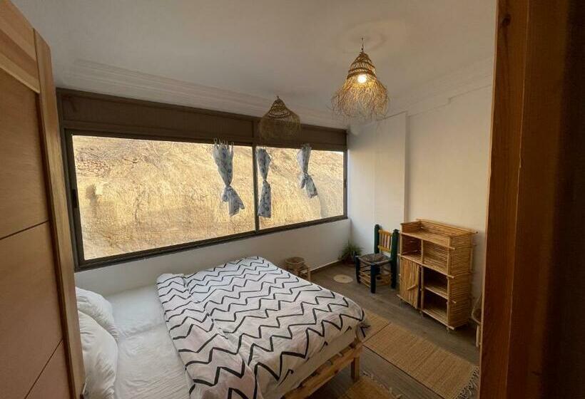 فندق صغير Jungle Surf House