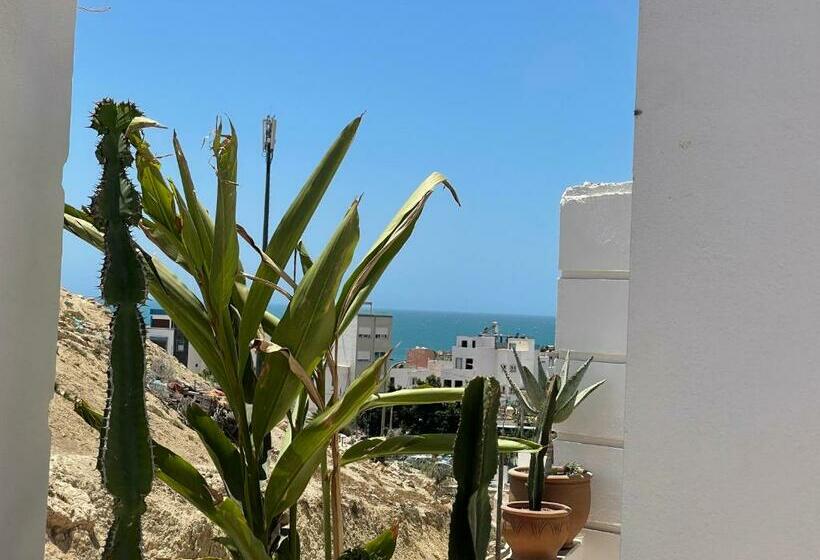 فندق صغير Jungle Surf House