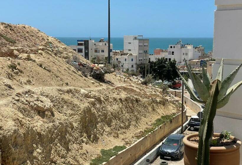 فندق صغير Jungle Surf House