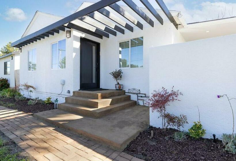 Bed and Breakfast Universal Encino Studios