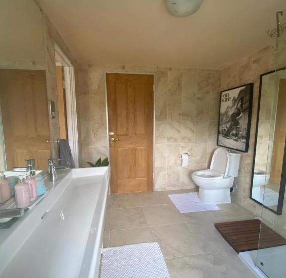 Bed and Breakfast Zen Cottage, Cheltenham