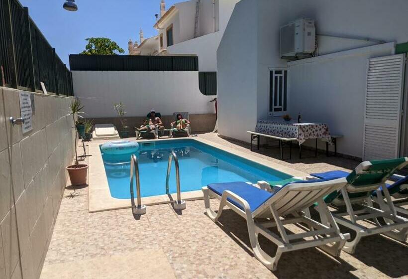 Dolphin House Hostel