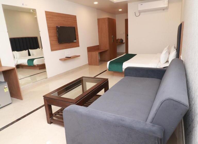 فندق 7 Vachan Lawns And Banquet