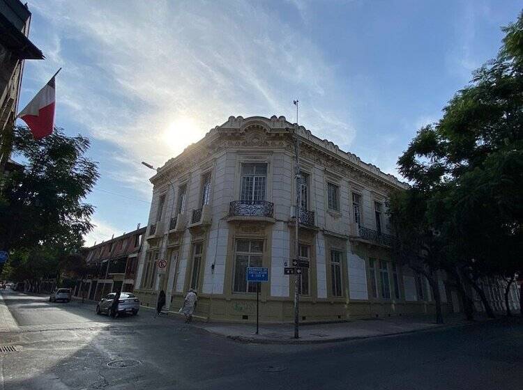 هتل Casa Marina Huérfanos