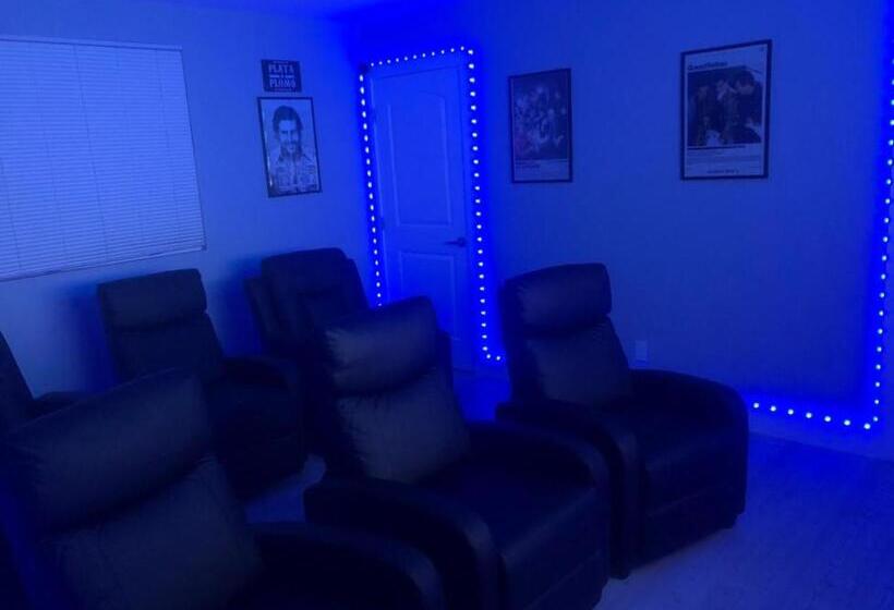 カプセルホテル La Podlife