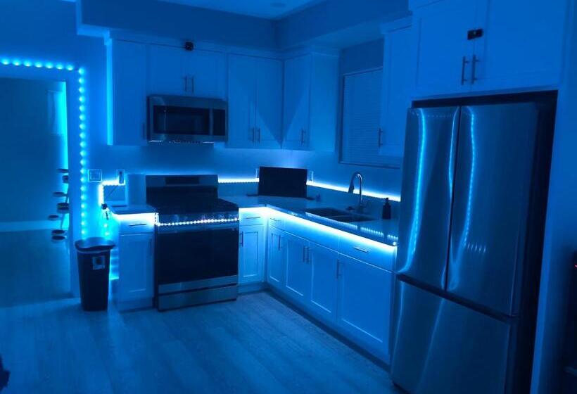 カプセルホテル La Podlife