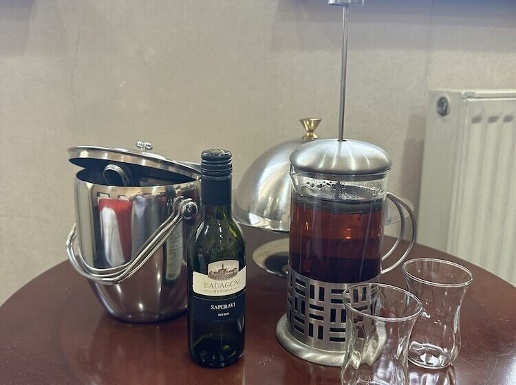 هتل Javakhishvili