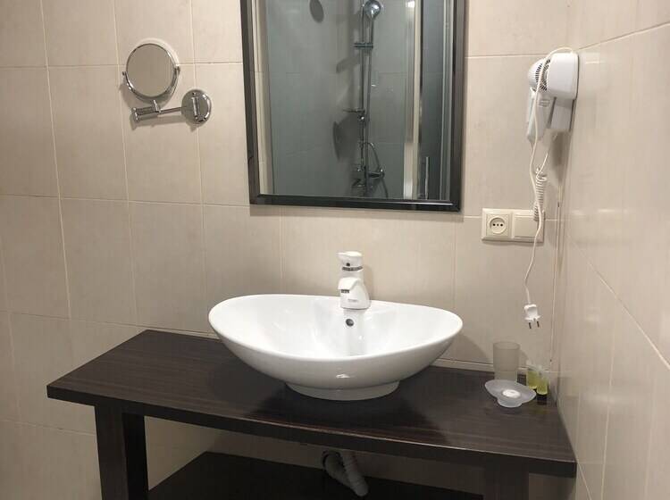 هتل Javakhishvili