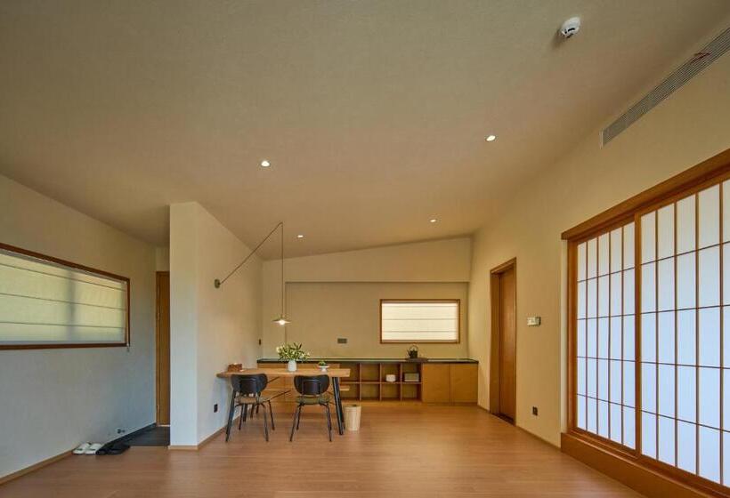 ホテル Mountain And Autumn Homestay