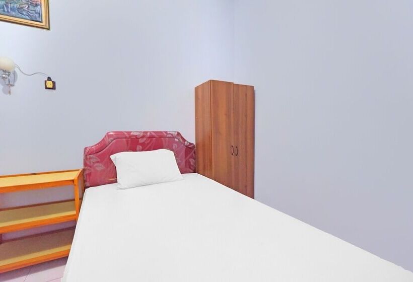 בית מלון כפרי Oyo 92337 Wisma Arwini Syariah